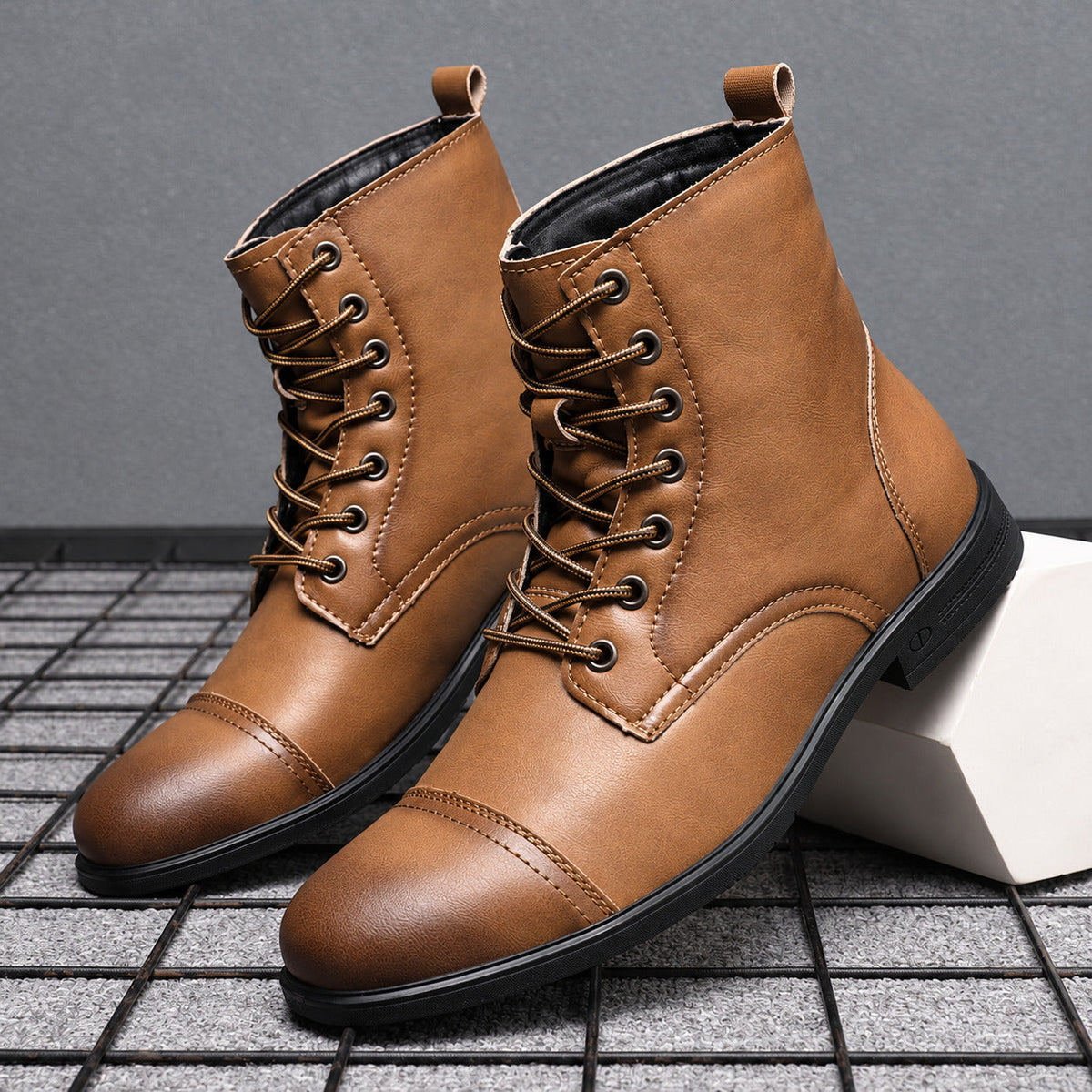 Bennett | Stivaletti stringati dal design classico
