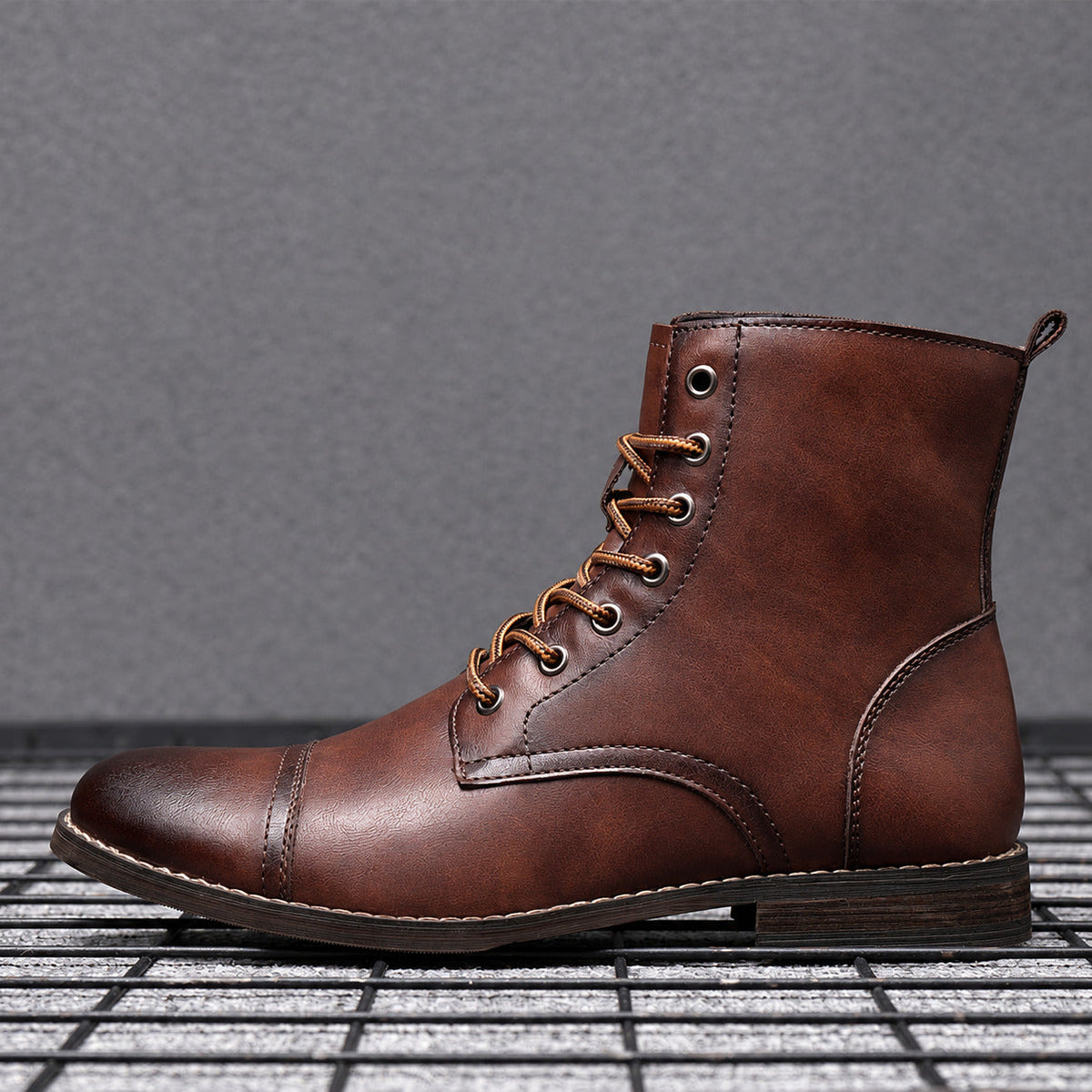 Bennett | Stivaletti stringati dal design classico