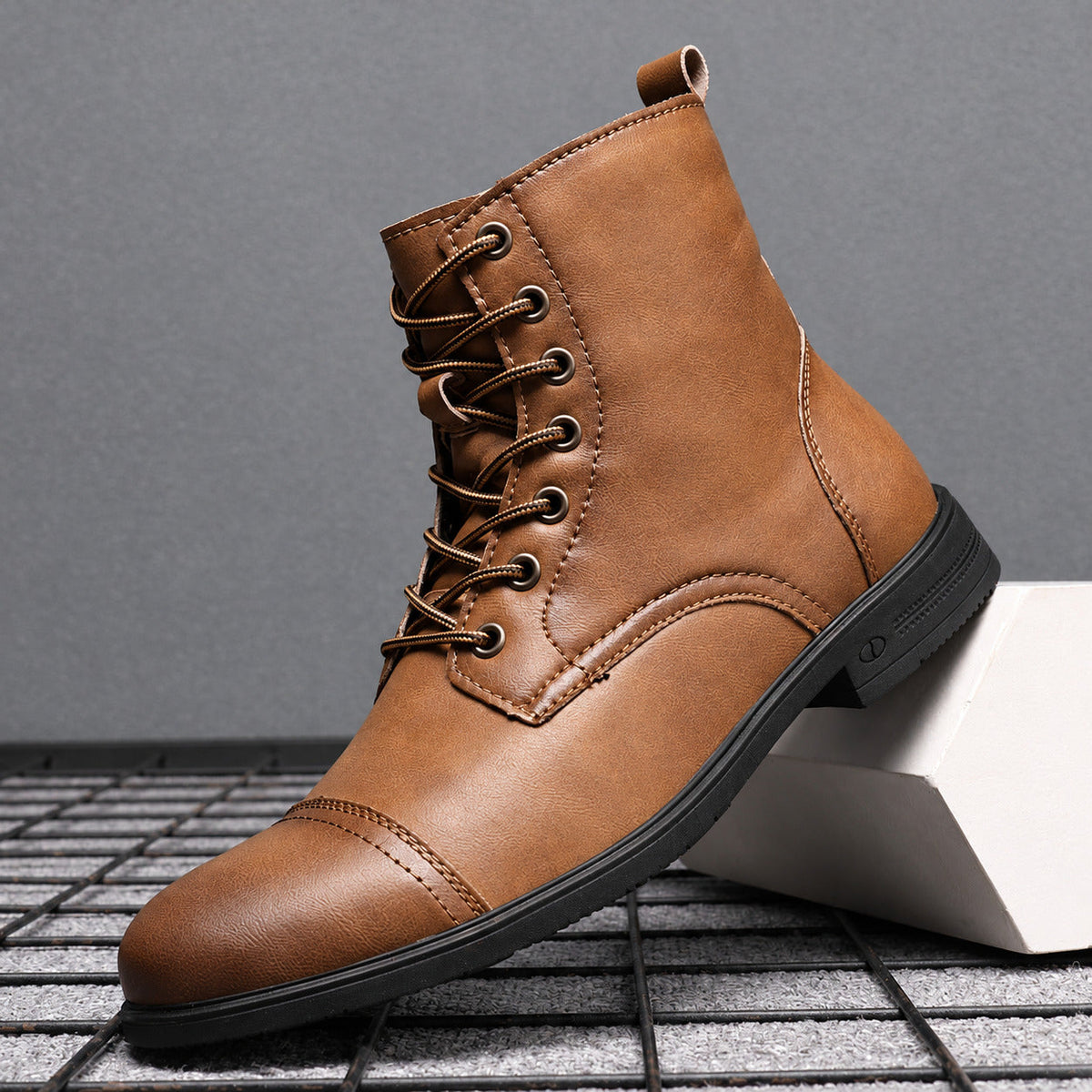 Bennett | Stivaletti stringati dal design classico
